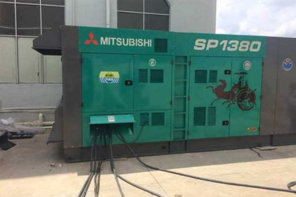 安多为什么有些柴油发电机组的输出电压可以调节？