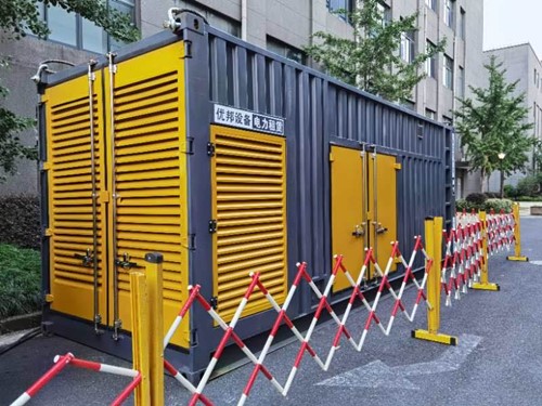 安多如何使用转速表检查发动机的转速？