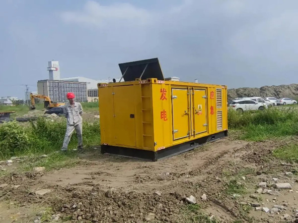 安多200KW柴油发电机机组每小时的油耗量受哪些因素影响？